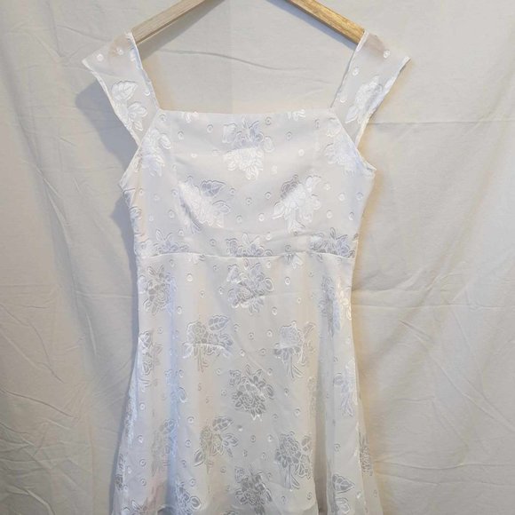 {Cider} Floral Vintage Style Feminine White Mini Dress with Lace Appliqué Bridal - Picture 11 of 16